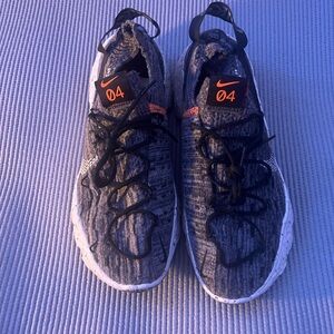 Nike Air Max 270 Flyknit trainers dark grey size 8M taking best offer!!!